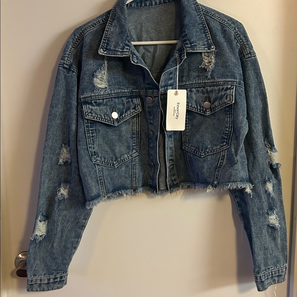 🤍 BNWT Fever City Fringe Cropped Denim Jean Jacket | Western Coastal Cowgirl 🤠 - Picture 7 of 9
